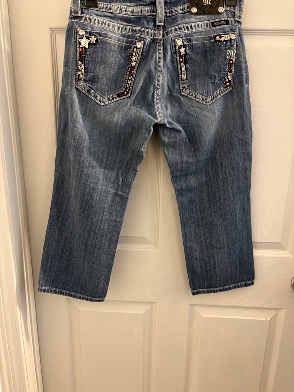 Miss Me capri Jeans with Embellished Pockets